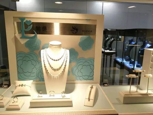 經典與時尚的交融 老鳳祥精品獻禮香港珠寶首飾展35周年